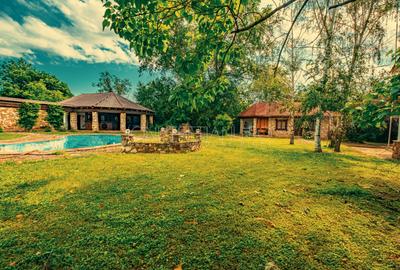 Casa superba cu vedere la lac in Izvorani – piscina, natura,si potential imens! - 20