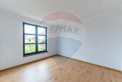 Casă elegantă și spațioasă – în complex privat, zona centrală Arad - 24