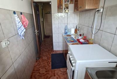 Zona Orizont-3 camere/ etaj 2/ mobilat/ centrala/ beci/aer conditionat/izolat - 7