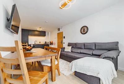 Apartament cu 2 camere semidecomandat, mobilat în Poiana Brașov