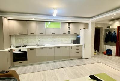 Apartament cu 2 camere semidecomandat, mobilat în Florești