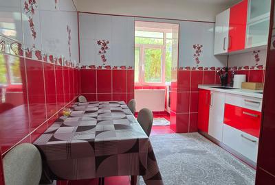 Micro  3 Târgoviște,  vânzare apartament 3camere, Etaj 1 - 27