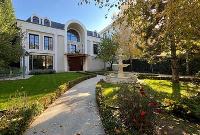 VILA DEOSEBITA / SPATII GENEROASE / CURTE PROPRIE - 53