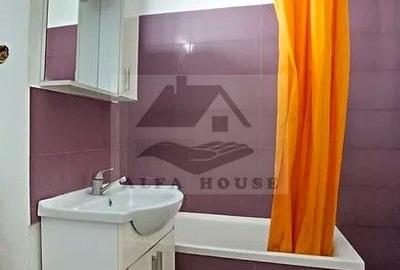 Apartament cu trei camere, zona Racadau 77 mp , etaj intermediar - 7