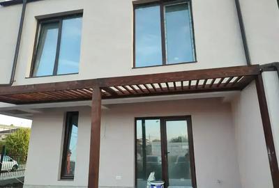 Casă cu 4 camere în Vest