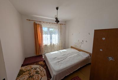 Mioriței - Billa - grădinița Lizuca- 3 camere- bloc din 1982 - 4