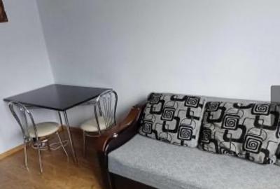 Garsonieră zona Far mobilată utilată 20 mp etaj 1/4 - 3