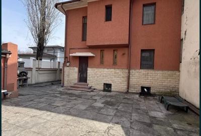 Vila / casa de vanzare - 3