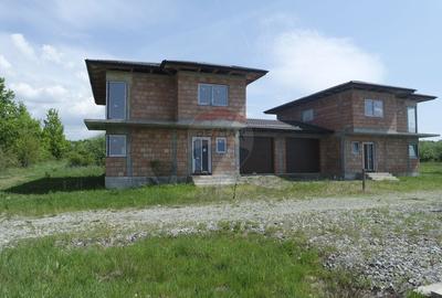 CASA CUPLATĂ DE VÂNZARE la rosu sau la semifinisat în Tăuții Măgherăuș - 2
