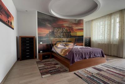 3 camere 180 mp + Parcare privata. Peninsula, Centrul Vechi, Piata Ovidiu - 16