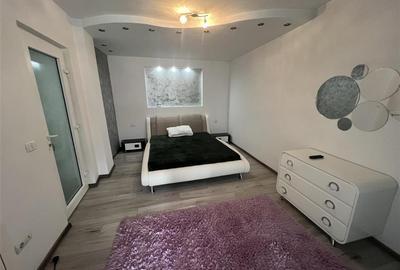 Apartament 2 camere, etaj 8, lift nou, zona Piata Unirii- scoala 9 - 5