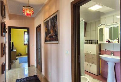 Tractoru, zonă liniștită de case, apartament spațios 3 camere cu garaj - 10