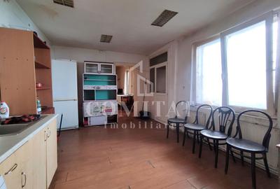 Casă individuală cu 6 camere în Central