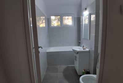 Apartament cu 2 camere semidecomandat în Podu Roș