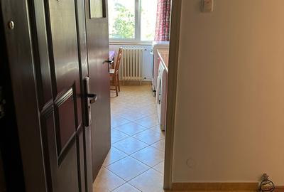 Apartament 2 camere decomandat - 1 Decembrie