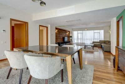 Apartament cu 4 camere decomandat în Herăstrău