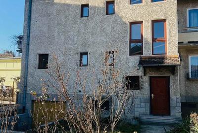 VILA  SPATIOASA IN CENTRUL VECHI - 17