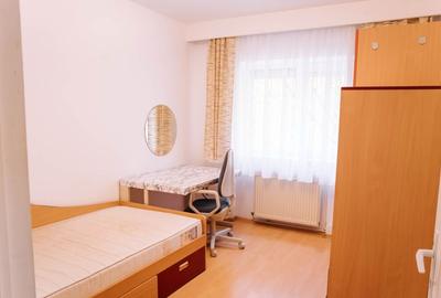 Apartament cu 3 camere, 63 mp, decomandat, etaj intemediar, zona Pasteur - 1