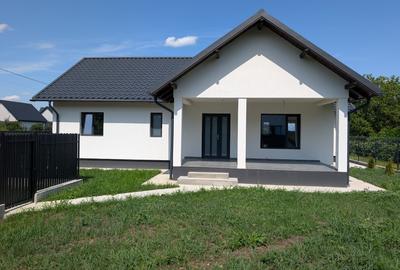 Casă individuală cu 4 camere în Nord
