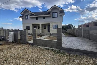 Duplex cu 4 camere în Moșnița Nouă