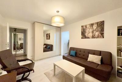 Apartament cu 2 camere semidecomandat, mobilat în P-ța Victoriei