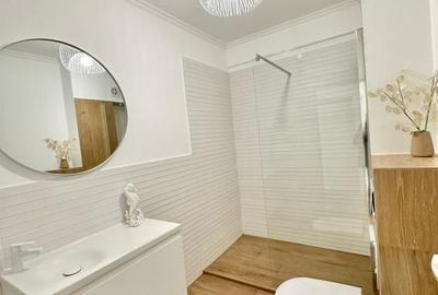 Apartament la cheie,55 mp utili , etaj intermediar,parcare.zona Terra - 15