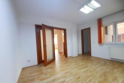 Duplex, parter si etaj 1