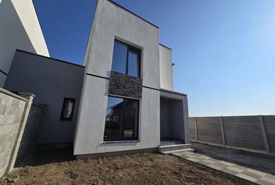 Duplex 4 camere Giroc. Terasa 17mp. Bucatarie inchisa. - 2