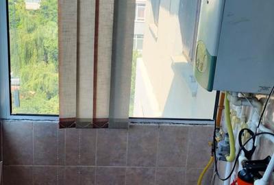 Apartament 3 camere, decomandat, mobilat, situat în cartierul Dorobanți 2 - 10