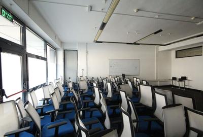 Spatii birouri/servicii - 60