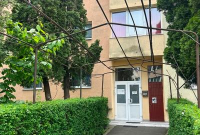 Apartament cu 3 camere decomandat, mobilat în Răcădău