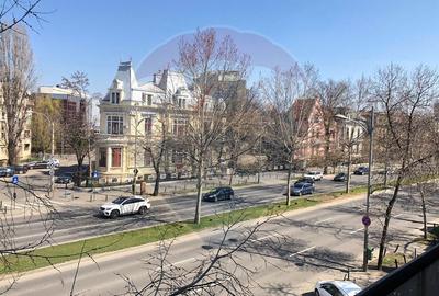 Apartament cu 4 camere nemobilat in P-ta Victoriei langa Orange - 10