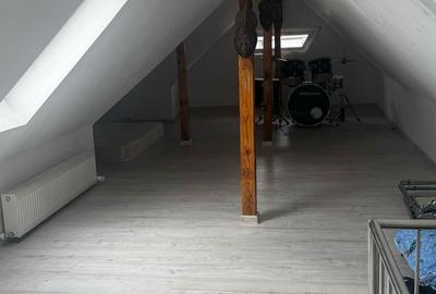 Casa de Vânzare cu lac - 13