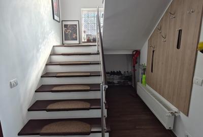 Casă P+M cu placă de beton, teren 450 mp, curte amenajată – Giurgiu, Str. Negru - 8