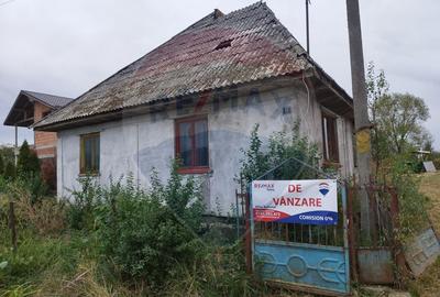 Casa cu 4 camere de vanzare