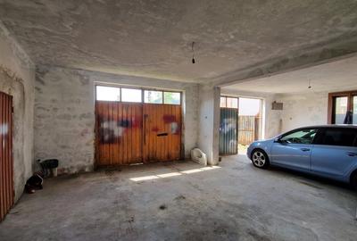 Casă cu 4 camere si 2 garaje de vanzare, Baia Sprie, Comision 0% - 14