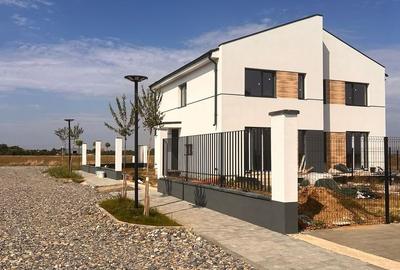 Comision 0%. Duplex spatios 120 mp. Panouri solare.  380 mp teren.  La cheie. - 2