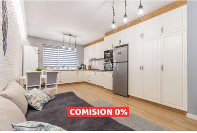 Apartament cu 3 camere semidecomandat, mobilat în Florești