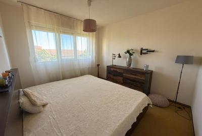 Ap 3 camere, decomandat,etaj 5 – zona Piața Rogerius.Pret 112.000 euro - 2