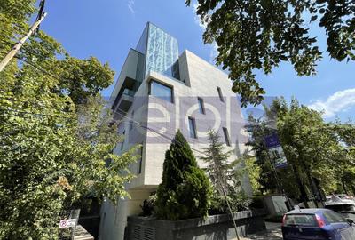 Apartament cu 3 camere decomandat în Primăverii