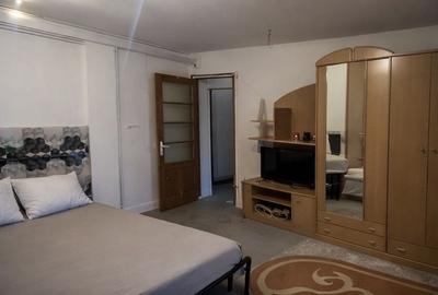 Garsonieră decomandată, mobilată în Buziașului