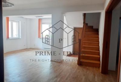 Apartament cu 4 camere semidecomandat, mobilat în Ștefan cel Mare