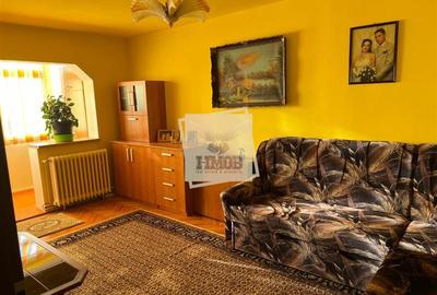 Apartament cu 3 camere decomandat, mobilat în Vasile Aaron