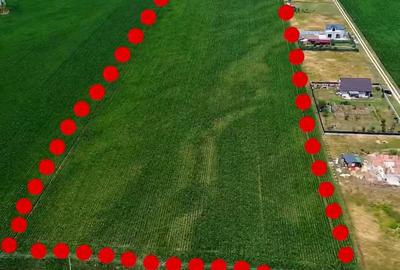 Teren agricol intravilan de 32100 mp, în Hărman