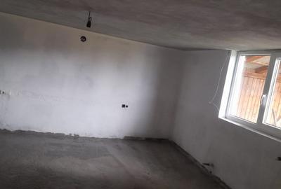 Casa 200 mp, 2200mp teren , 20 km de - 9