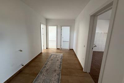 Apartament cu 3 camere decomandat în Exterior Nord