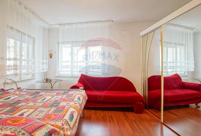 Proprietate cu 2 apartamente și garaj, Schei - 4