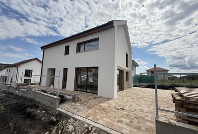 Casă individuală de vânzare în Chinteni - 1