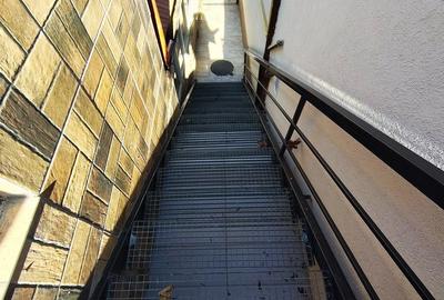 Casă compusa din 3 apartamente, P+E,  zona central - 22