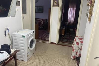Apartament 3 camere , zona ultracentrala -Primaria Focsani , et 3 8 , decomnadat - 9